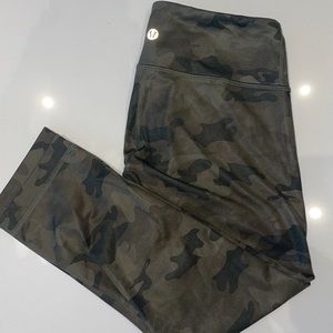 LuluLemon Cropped Camo Leggings
